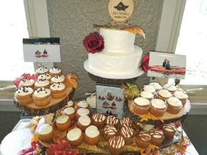 2 tier cake and cup cakes